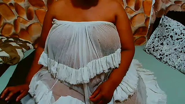 Snapshot of AfricanBigAssxx98 chatting on September 13, 2025, 9:14 pm AfricanBigAssxx98 online show from September 13, 2025, 9:14 pm