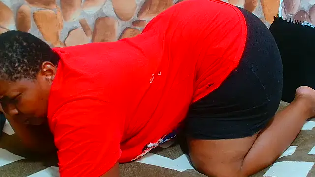 Snapshot of AfricanBigAssxx98 chatting on October 18, 2025, 6:52 pm AfricanBigAssxx98 online show from October 18, 2025, 6:52 pm