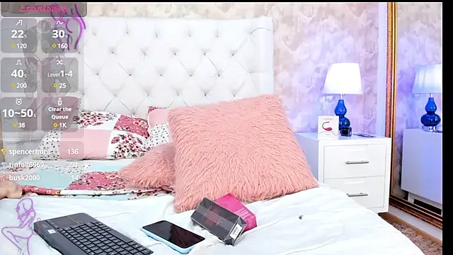 Eliza Thaylor   online show from December 24, 2024, 6:06 pm