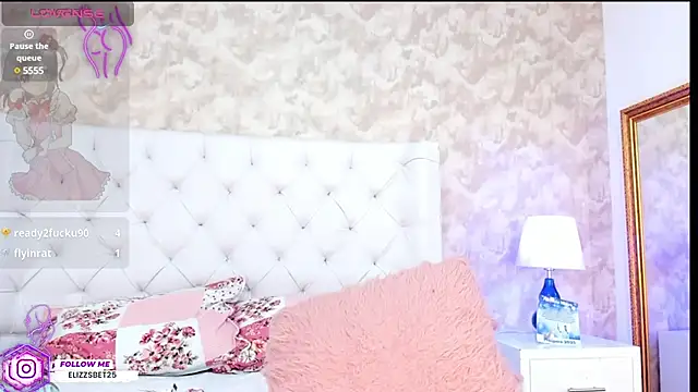 Eliza Thaylor   online show from January 7, 2025, 5:53 pm