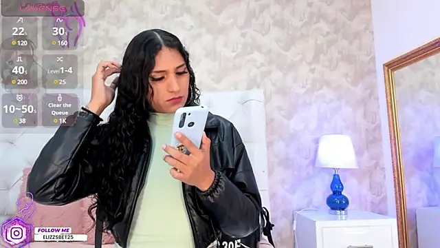 Eliza Thaylor   online show from January 31, 2025, 3:11 pm