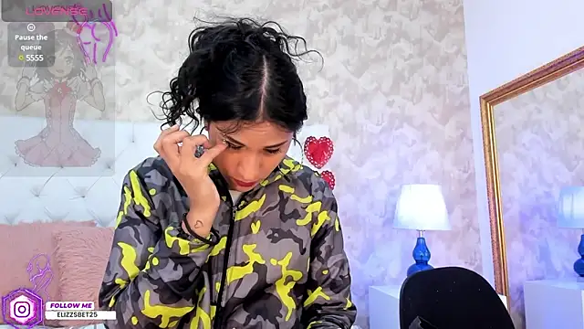 Eliza Thaylor   online show from March 21, 2025, 11:44 am