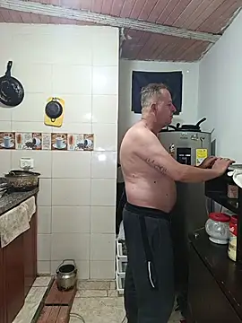 ZuriandAlex online show from March 6, 2026, 5:04 am