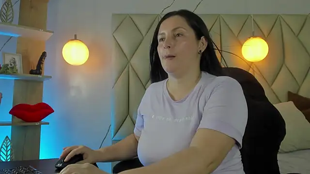 angelswets online show from April 9, 2026, 3:50 pm