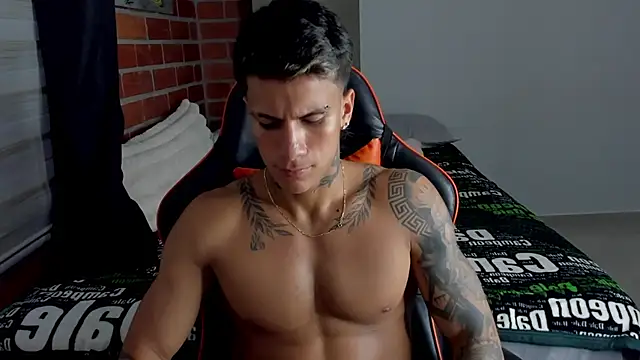 pettergrey1 online show from November 4, 2025, 10:42 pm