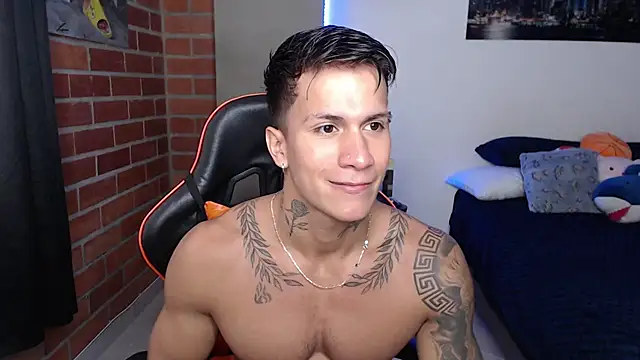 Snapshot of pettergrey1 chatting on July 23, 2026, 12:47 pm pettergrey1 online show from July 23, 2026, 12:47 pm