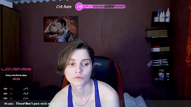 Snapshot of womanstrong78 chatting on December 18, 2024, 7:08 pm womanstrong78 online show from December 18, 2024, 7:08 pm