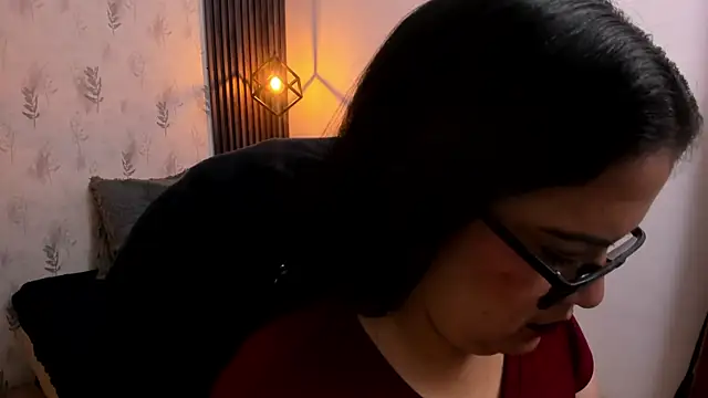 brigittemiller online show from November 14, 2025, 3:33 pm