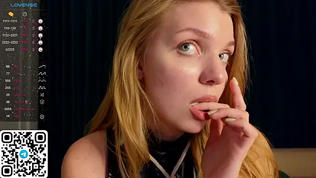 ElswythDecoursey online show from December 22, 2024, 9:09 pm