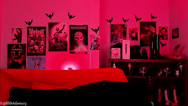 lilith-deveraux online show from April 15, 2026, 3:08 pm