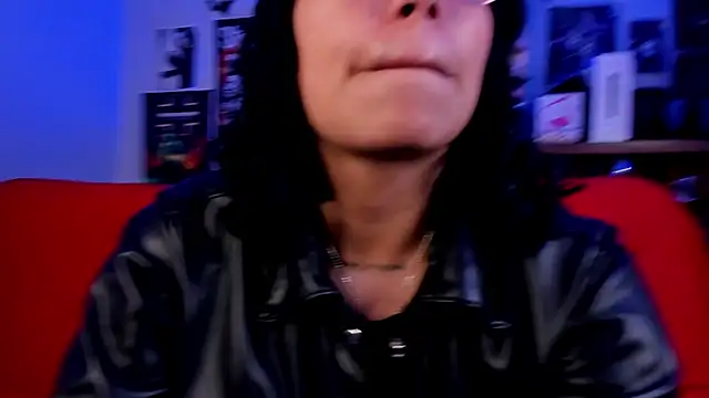 lilith-deveraux online show from April 20, 2026, 2:42 pm