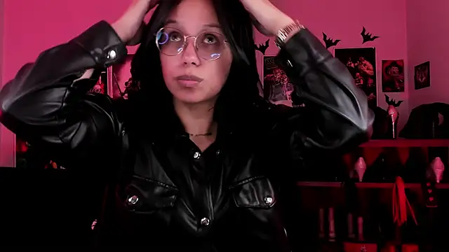 lilith-deveraux online show from July 24, 2026, 3:54 pm