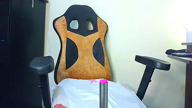 Snapshot of Samary_thomas chatting on November 16, 2025, 1:22 am Samary thomas online show from November 16, 2025, 1:22 am