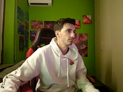 Snapshot of MASTERBULLY chatting on November 5, 2025, 12:32 am MASTERBULLY online show from November 5, 2025, 12:32 am