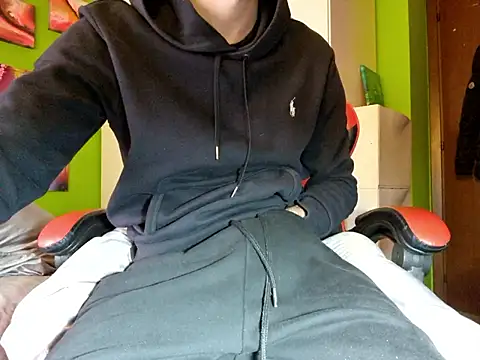 MASTERBULLY online show from December 4, 2025, 10:24 am