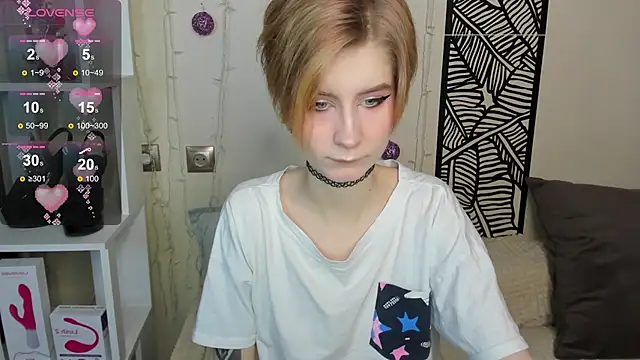Snapshot of Angel_Jules chatting on January 11, 2025, 1:06 am Angel Jules online show from January 11, 2025, 1:06 am