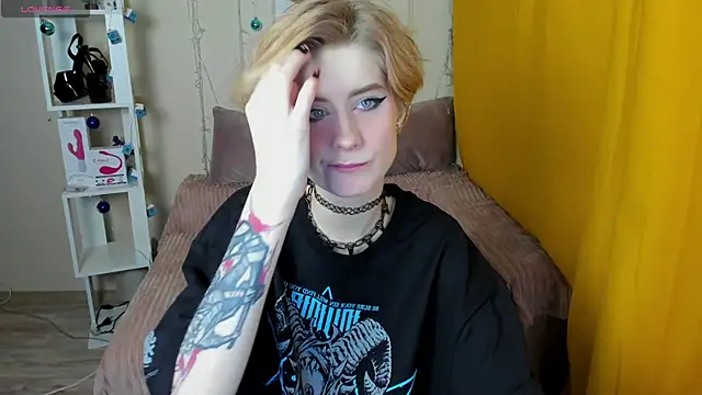 Snapshot of Angel_Jules chatting on January 15, 2025, 1:12 am Angel Jules online show from January 15, 2025, 1:12 am