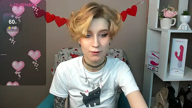 Snapshot of Angel_Jules chatting on February 17, 2025, 1:04 am Angel Jules online show from February 17, 2025, 1:04 am