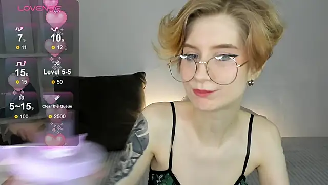 Snapshot of Angel_Jules chatting on February 25, 2025, 4:14 am Angel Jules online show from February 25, 2025, 4:14 am