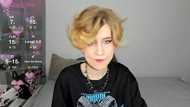 Snapshot of Angel_Jules chatting on March 4, 2025, 4:06 am Angel Jules online show from March 4, 2025, 4:06 am