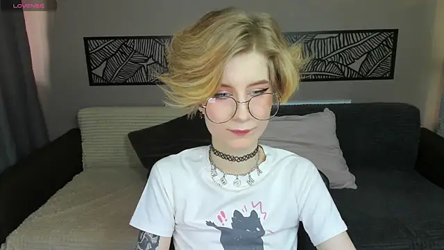 Snapshot of Angel_Jules chatting on March 20, 2025, 12:51 am Angel Jules online show from March 20, 2025, 12:51 am