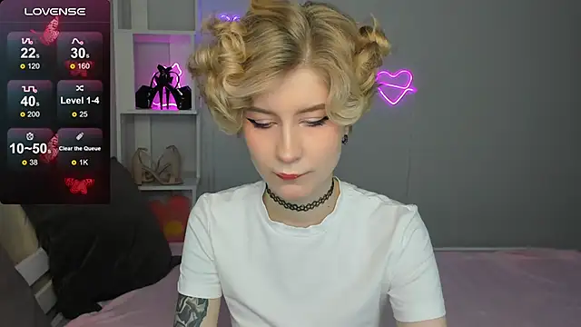 Snapshot of Angel_Jules chatting on October 4, 2025, 12:19 am Angel Jules online show from October 4, 2025, 12:19 am