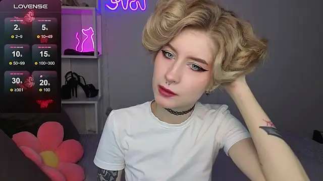 Snapshot of Angel_Jules chatting on October 12, 2025, 1:04 am Angel Jules online show from October 12, 2025, 1:04 am