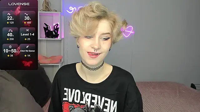Snapshot of Angel_Jules chatting on October 19, 2025, 12:55 am Angel Jules online show from October 19, 2025, 12:55 am