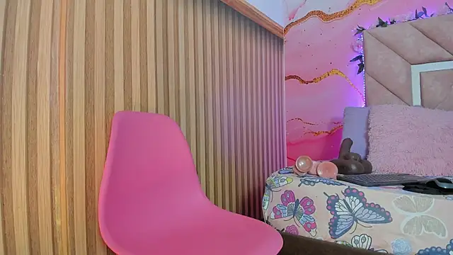 Snapshot of Taylor__cooper chatting on November 18, 2025, 6:34 pm Taylor cooper online show from November 18, 2025, 6:34 pm