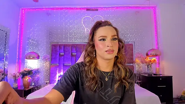 KylieVictoria online show from November 25, 2025, 3:39 am