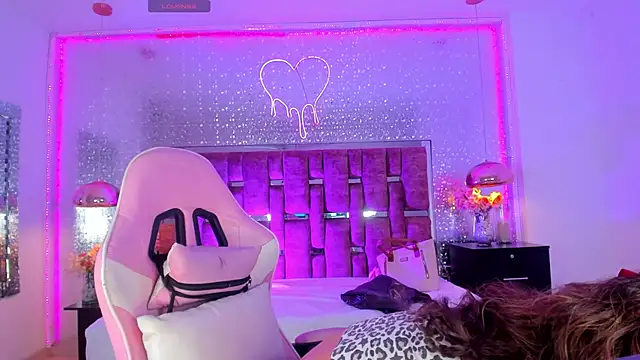 KylieVictoria online show from November 27, 2025, 4:14 am