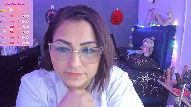 Snapshot of Ivonnee__ chatting on January 12, 2025, 5:45 am Ivonnee   online show from January 12, 2025, 5:45 am