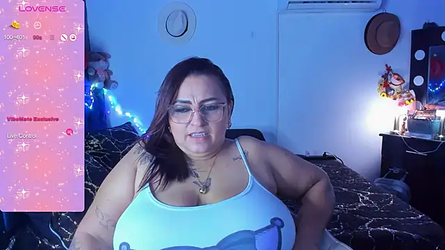 Snapshot of Ivonnee__ chatting on January 18, 2025, 5:31 am Ivonnee   online show from January 18, 2025, 5:31 am