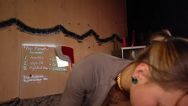 Snapshot of Izzy_Inked chatting on November 13, 2025, 10:30 pm Izzy Inked online show from November 13, 2025, 10:30 pm