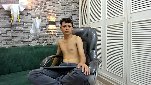 DamiBright online show from November 21, 2025, 5:22 pm