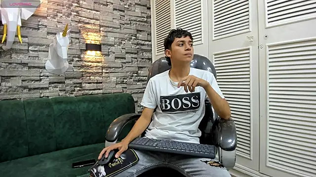 DamiBright online show from November 28, 2025, 5:37 pm