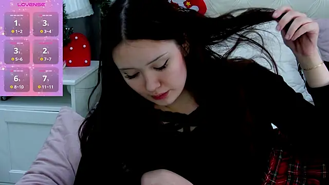 MiriaamWhite online show from January 21, 2025, 2:26 pm
