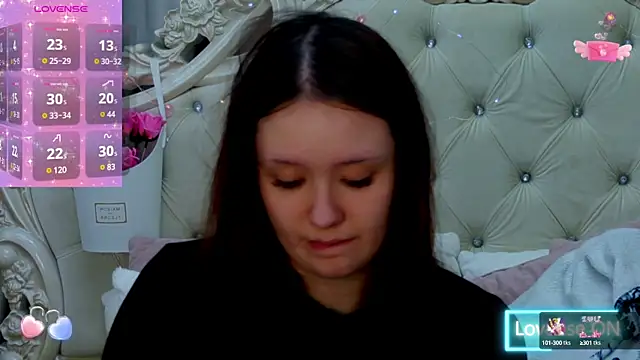 MiriaamWhite online show from January 28, 2025, 3:04 pm