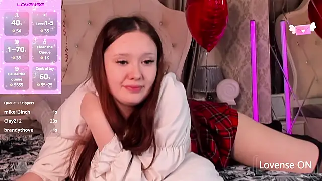 MiriaamWhite online show from February 11, 2025, 12:05 pm