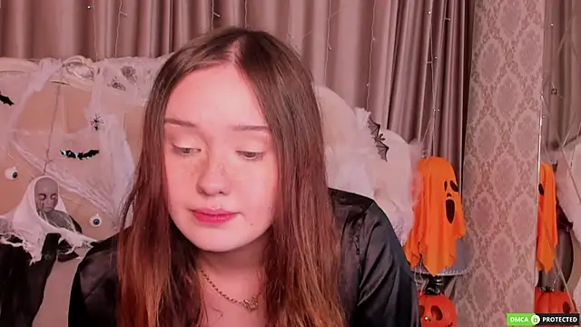 MiriaamWhite online show from October 19, 2025, 4:02 am