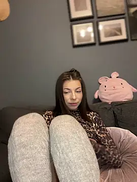 Mia Ethan online show from December 3, 2024, 5:12 pm