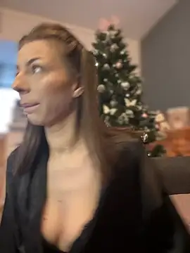 Mia Ethan online show from December 9, 2024, 8:33 am