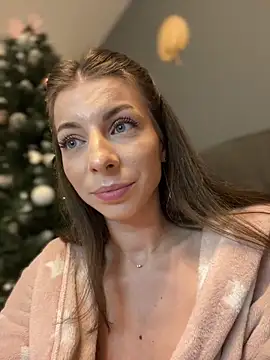 Mia Ethan online show from January 8, 2025, 4:22 pm