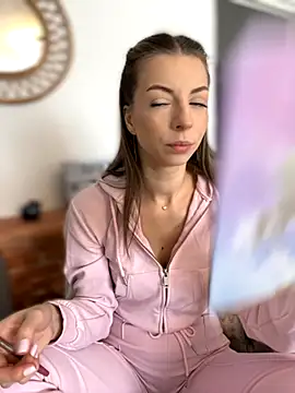 Mia Ethan online show from October 23, 2025, 8:24 am