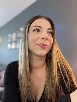 Mia Ethan online show from April 27, 2026, 9:40 am