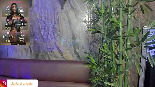 Alahia Dangelo online show from November 13, 2025, 5:23 pm