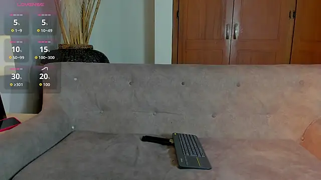  maria foxx  online show from September 12, 2025, 3:50 am