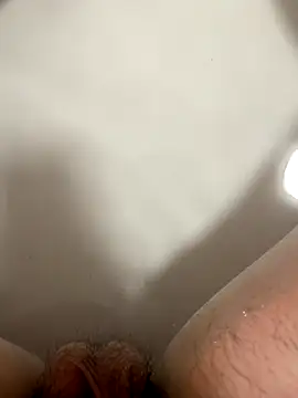 Snapshot of Hugo76578 chatting on November 7, 2025, 10:10 pm Hugo76578 online show from November 7, 2025, 10:10 pm