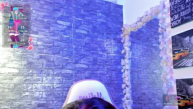 Snapshot of emi_henao chatting on February 14, 2026, 12:46 pm emi henao online show from February 14, 2026, 12:46 pm