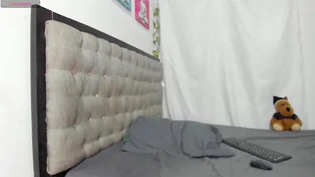 Snapshot of emi_henao chatting on February 20, 2026, 12:38 pm emi henao online show from February 20, 2026, 12:38 pm